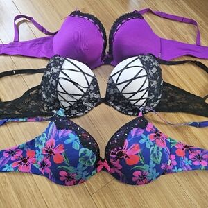 38 DD La Senza Bras - Body Kiss Push Up - 38DD Black White Floral Purple Blue